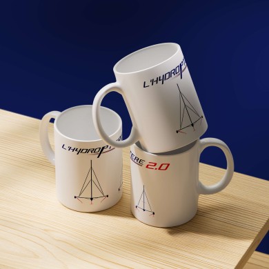 Mug en céramique de haute qualité avec un visuel de L'Hydroptère et L'Hydroptère CH avec un foils - Nantes - Record de vitesse