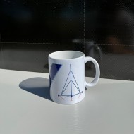 Mug en céramique de haute qualité avec un visuel de L'Hydroptère et son foils - Nantes - Innovation