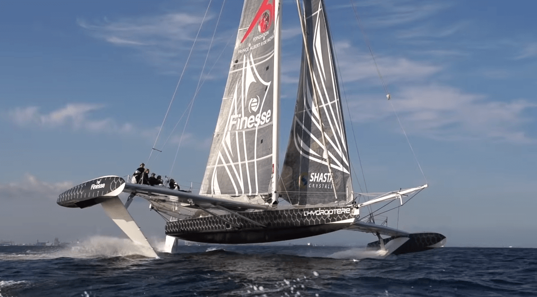 L'Hydroptère, Trimaran à foils détenteur du record de vitesse en haute mer